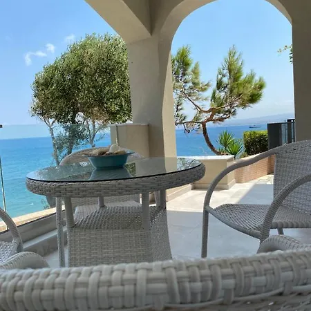 Appartement Beautiful House In Front Of The Sea à Gazi Extérieur photo